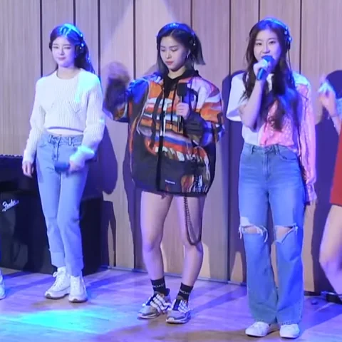 ITZY 사진