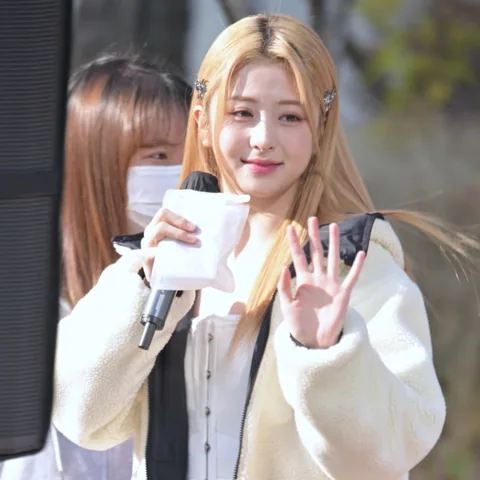 르세라핌 사진 27