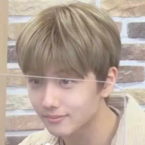 지성 사진 3