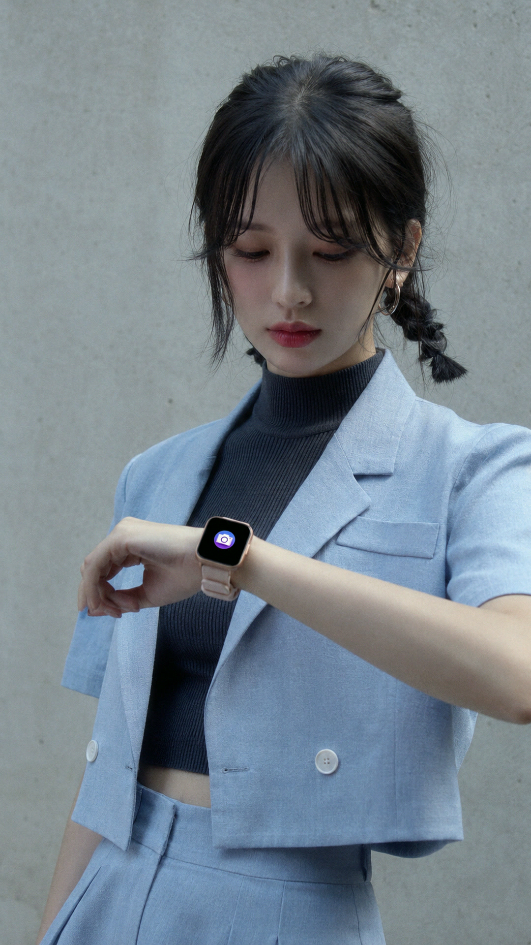 손목 위의 것 착장 사진