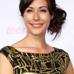 Amanda Crew