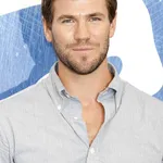 Austin Stowell