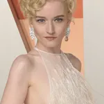 Julia Garner