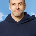 Jonny Lee Miller