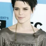 Neve Campbell