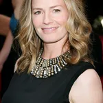 Elisabeth Shue