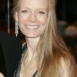 Suzy Amis