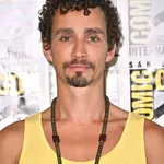 Robert Sheehan