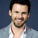 Tommy Dewey