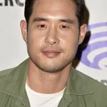 Raymond Lee