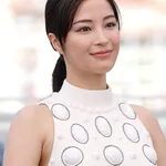 Suzu Hirose